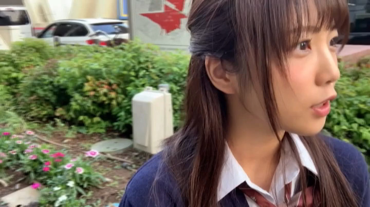 メイドのコスプレ衣装を着て秋葉原の路上にいるオタクを逆ナンパし、自分からセックス交渉（戸田真琴）